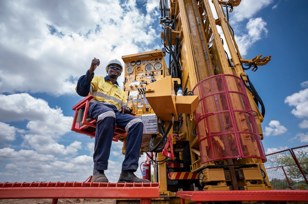 Rig operator thumbs up